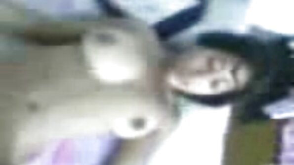 Video POV dengan gadis comel yang picnya ditembusi oleh long pecker