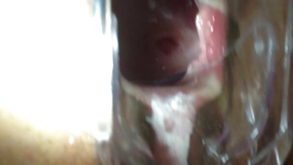 Perempuan murahan mulut seksi Cassidy Klein menghisap batang tebal